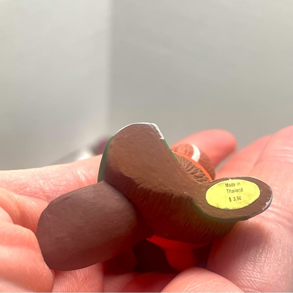 NWT Vintage Hallmark Merry Miniature Beaver with football - Picture 8 of 12